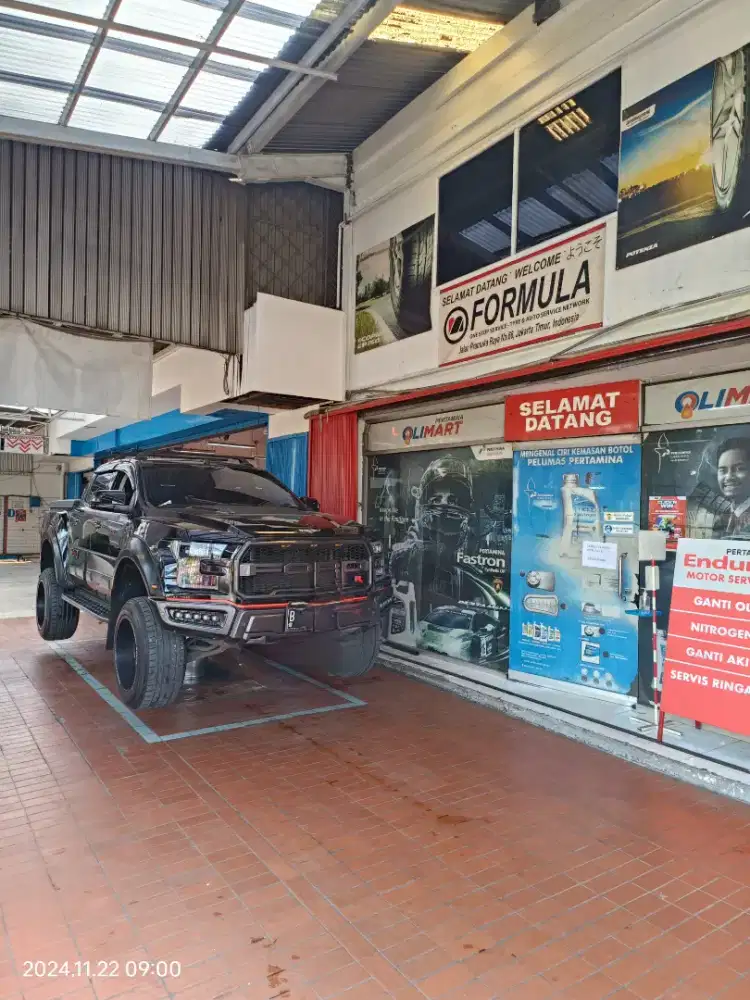 Mekanik Mesin dan Mekanik Spooring Mobil & Truck