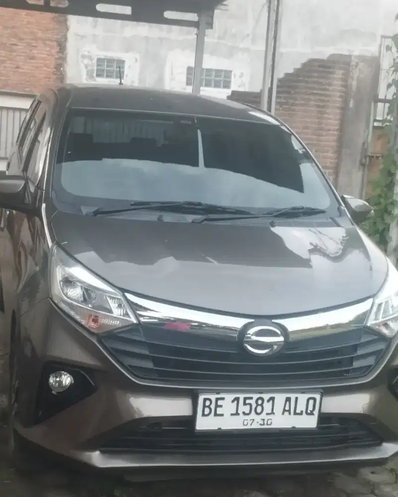 Sigra R facelift coklat metalik