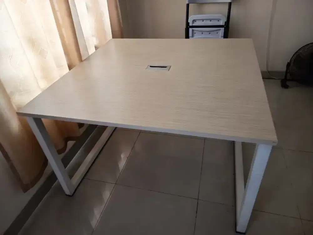 Meja Kerja atau Belajar