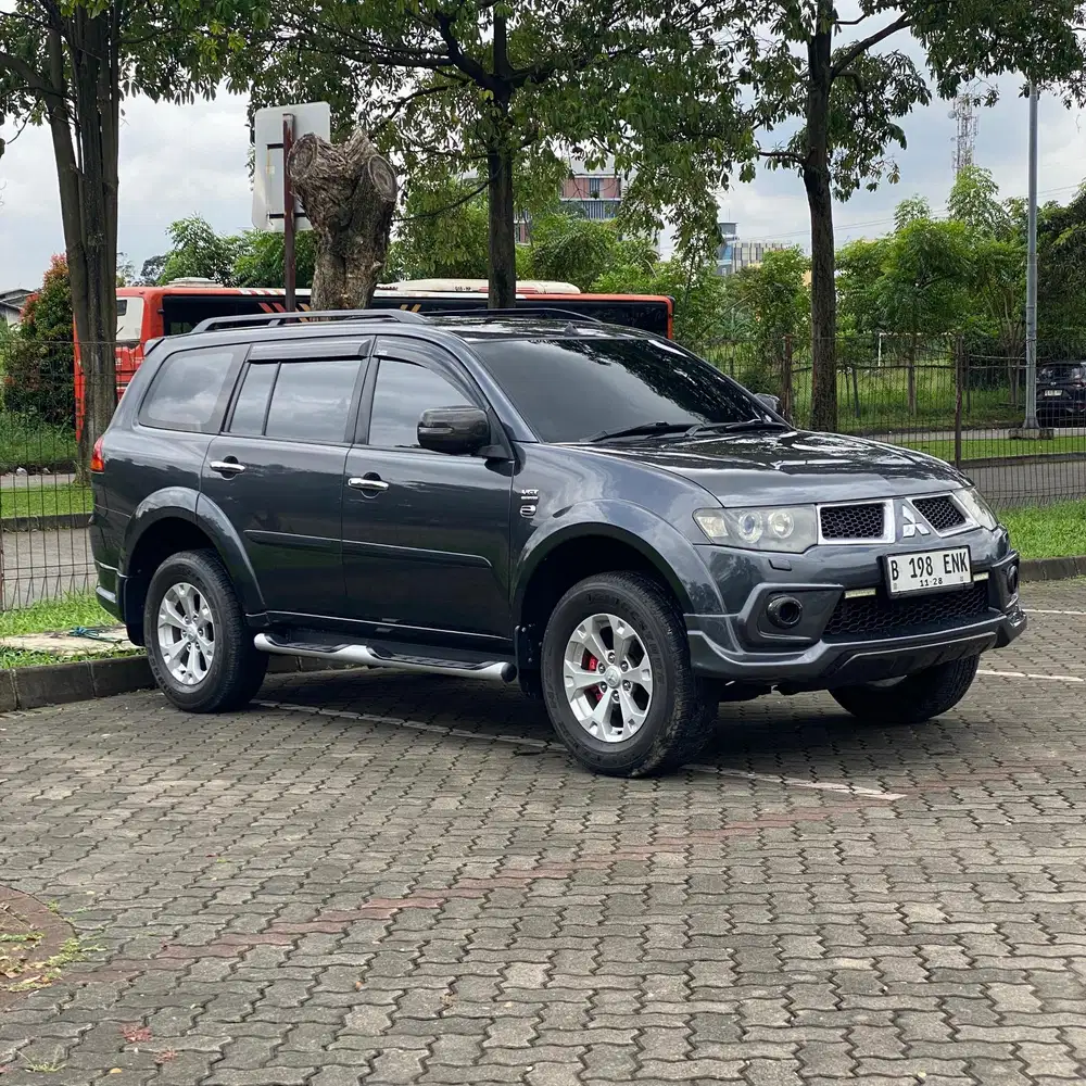 Mitsubishi Pajero Dakar Limited AT 2013
Warna Abu-abu Metalik
KM 130rb