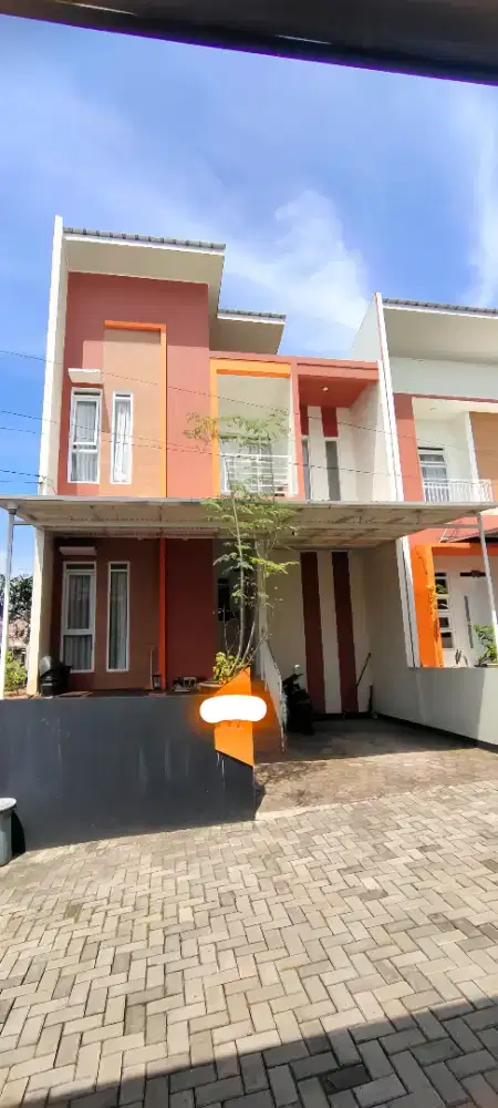 DI JUAL RUMAH 2 LT