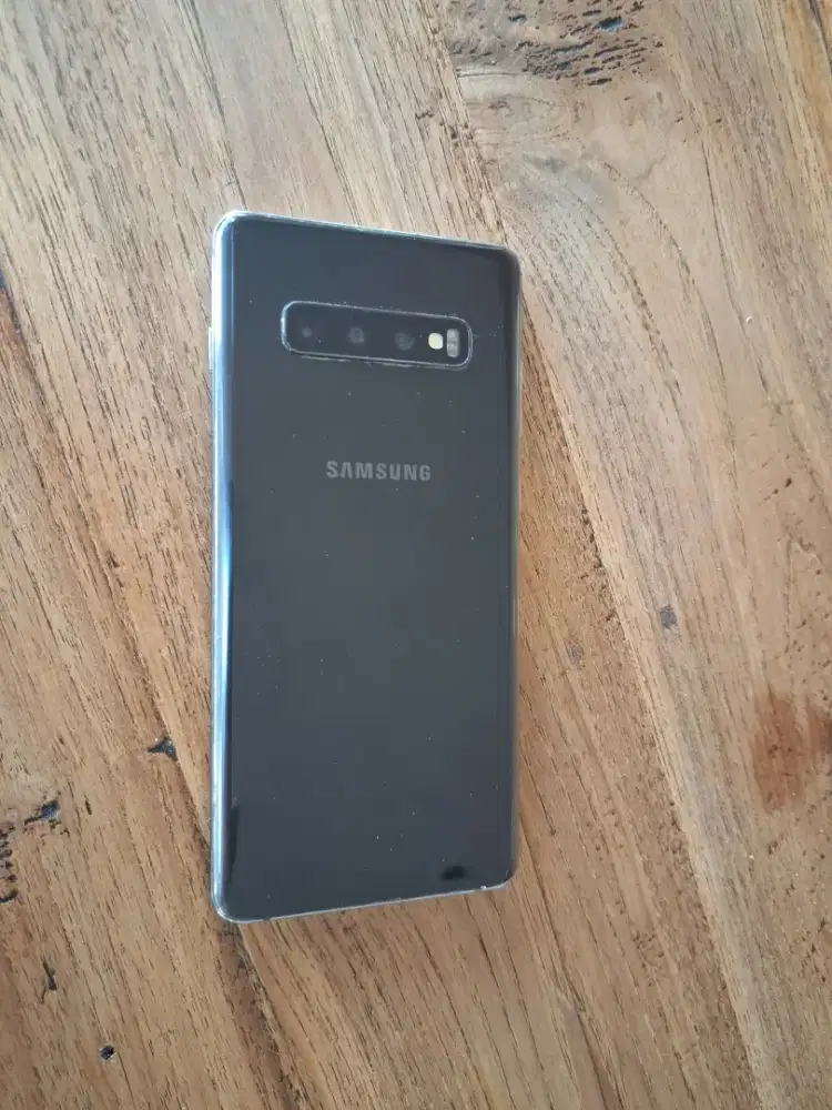 Samsung galaxy S10 Plus.