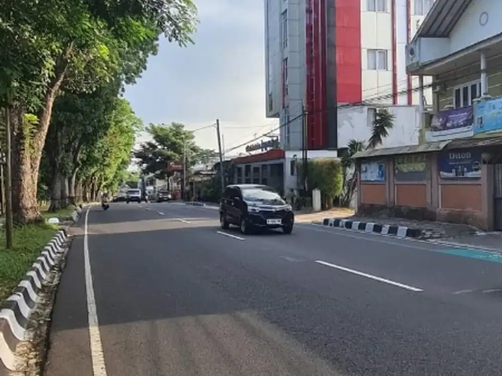DIJUAL TANAH DEPAN AKMIL JL GATOT SUBROTO BAGUS UNTUK HOTEL