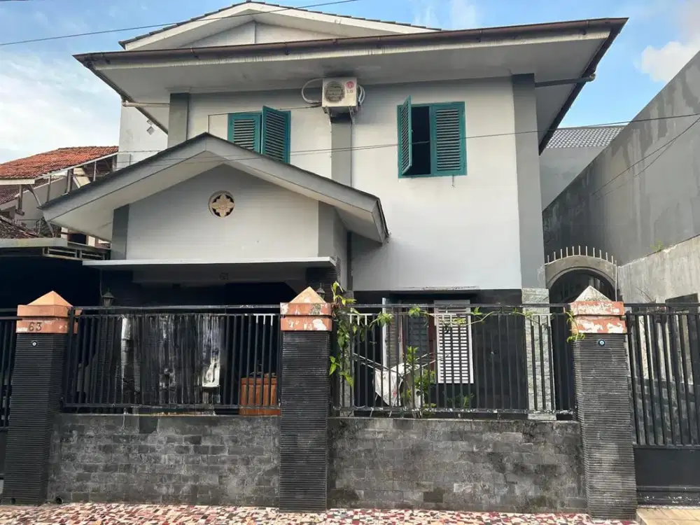 Dijual rumah siap huni 3 lantai lokasi strategis dekat terminal giwangan, embung budaya giwangan Sorosutan, Kota Yogyakarta