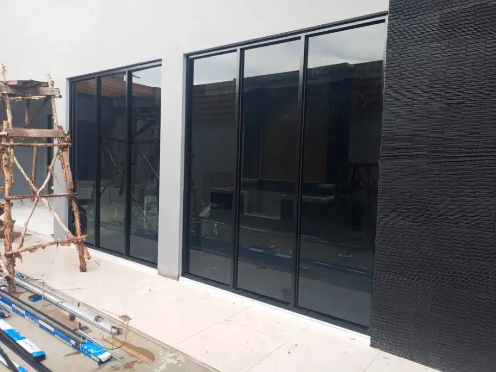 Kusen aluminium Dan kaca