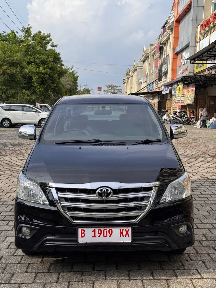Innova km 12 ribu perak Th 2014 bekas rasa Baru