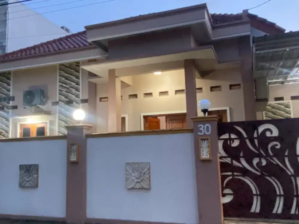 Dijual rumah bagus full furnishead siap huni lokasi di tengah kota yogkarta dekat gembira loka zoo dan fasum lainnya