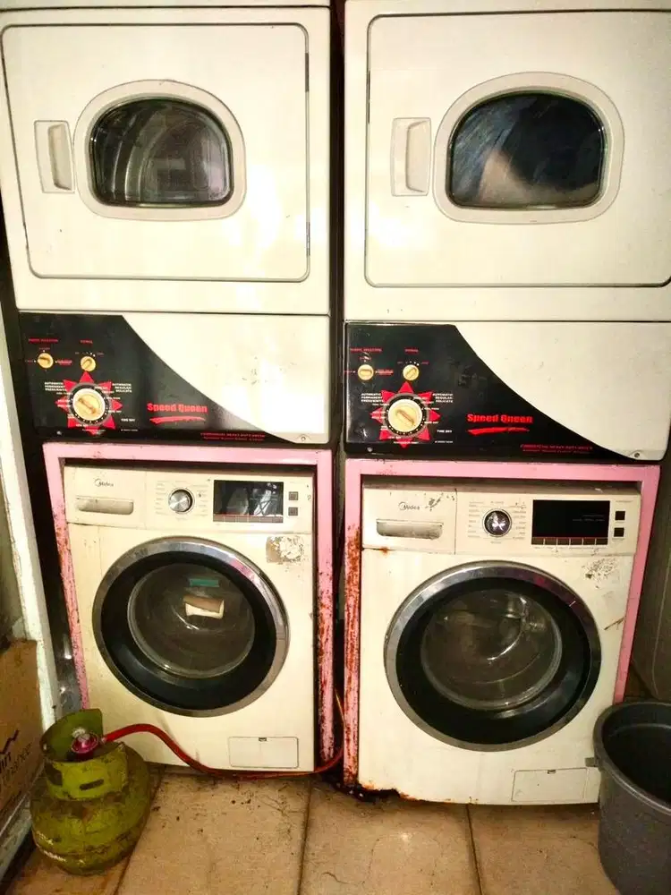 Paket Usaha Laundry Lengkap - 4 mesin cuci + 4 pengering - take all