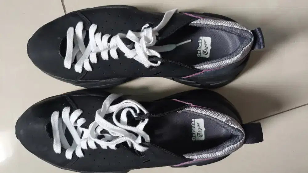 Sepatu onitsuka tiger