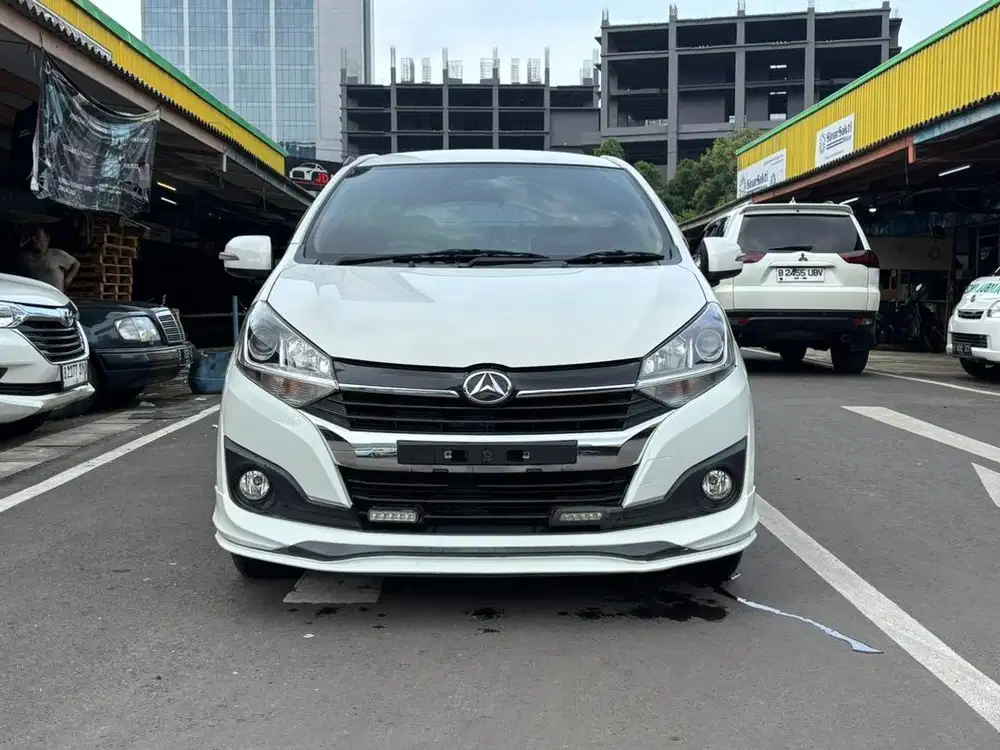 [LOW KM]DAIHATSU AYLA 1.2 R AT 2018/2019/2017