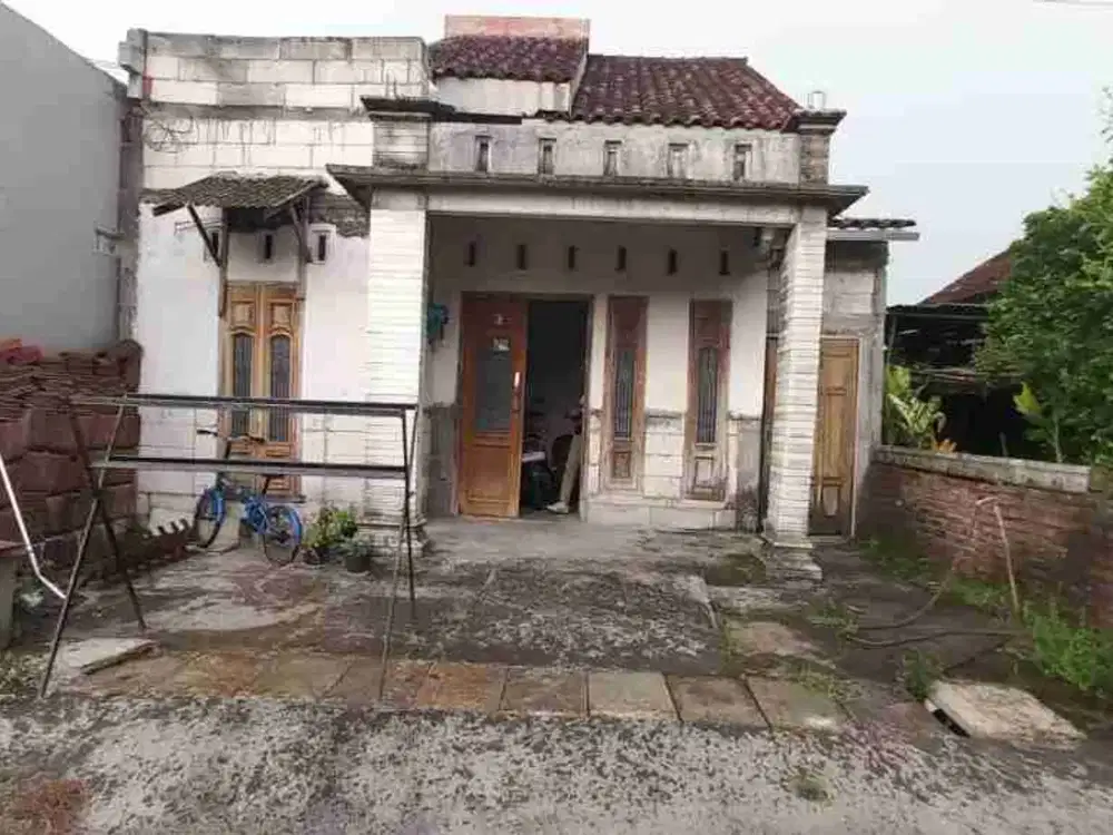 DI JUAL RUMAH  
JLN  : KH HASIM ASYARI C
KEL. : TIRON
KEC. : MADIUN
KAB  : MADIUN