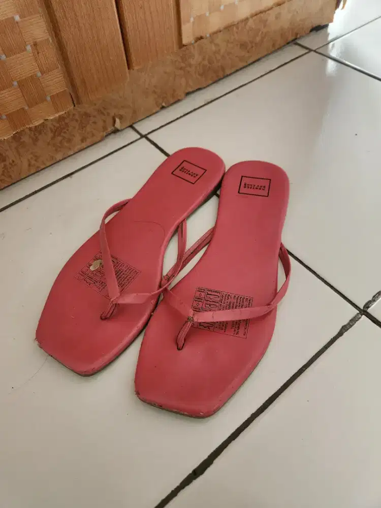 Sendal jepit pink