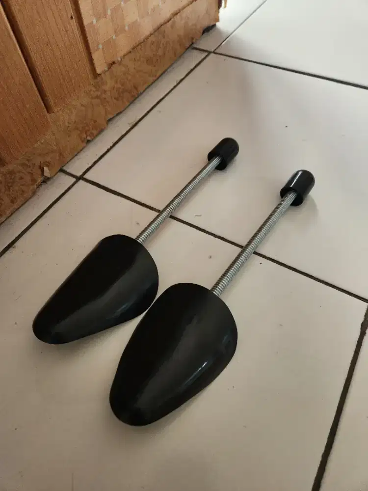 Penyangga sepatu / saddle shoes