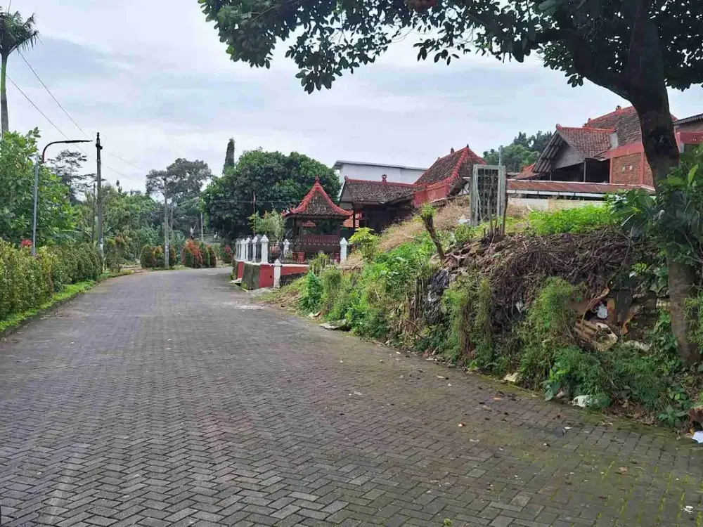 Di Jual CEPAT Tanah HOOK Bisa Beli Setengah di Pinggir Jalan Raya Grafika BANYUMANIK