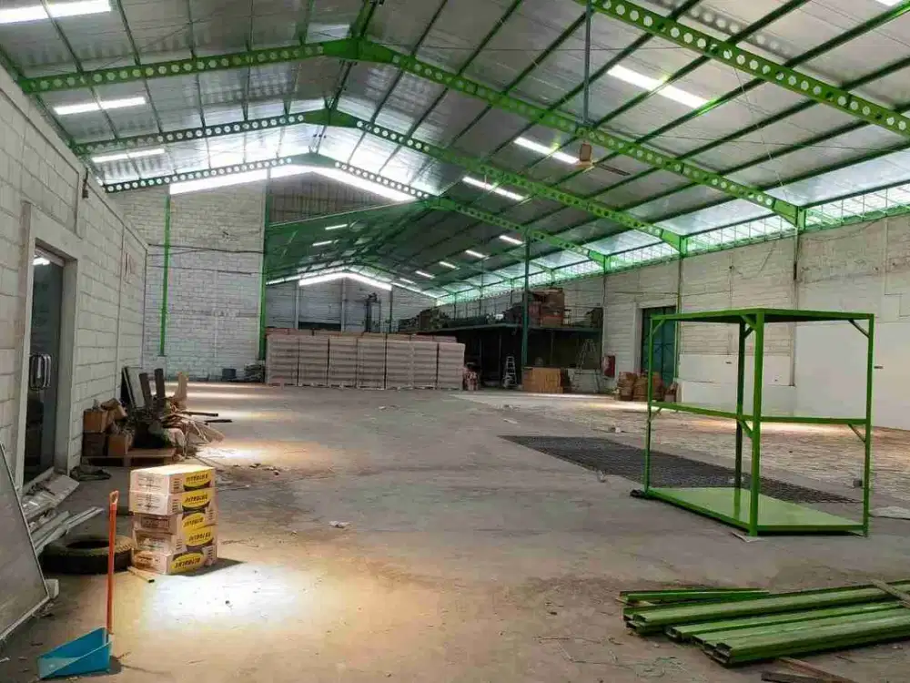 SEWA GUDANG TROSOBO SIDOARJO HABIS RENOVASI AKSES CONTAINER BAGUS ADA KANTOR LUAS 4000