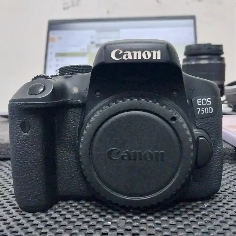 Kamera Canon 750D body only