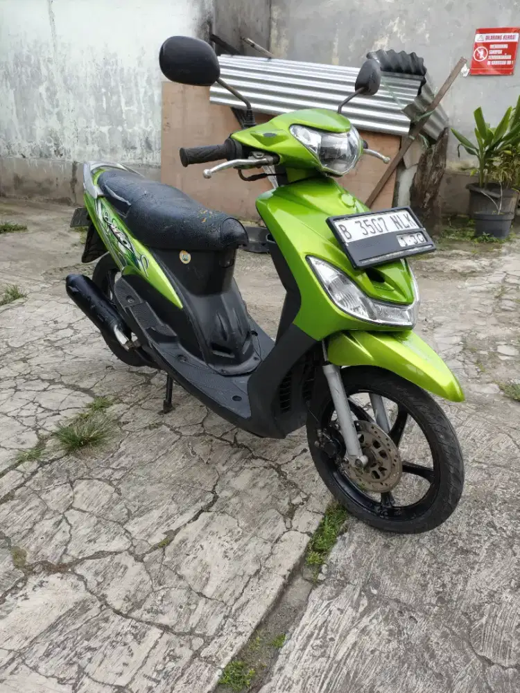 Yamaha Mio 2011 lengkap hidup original