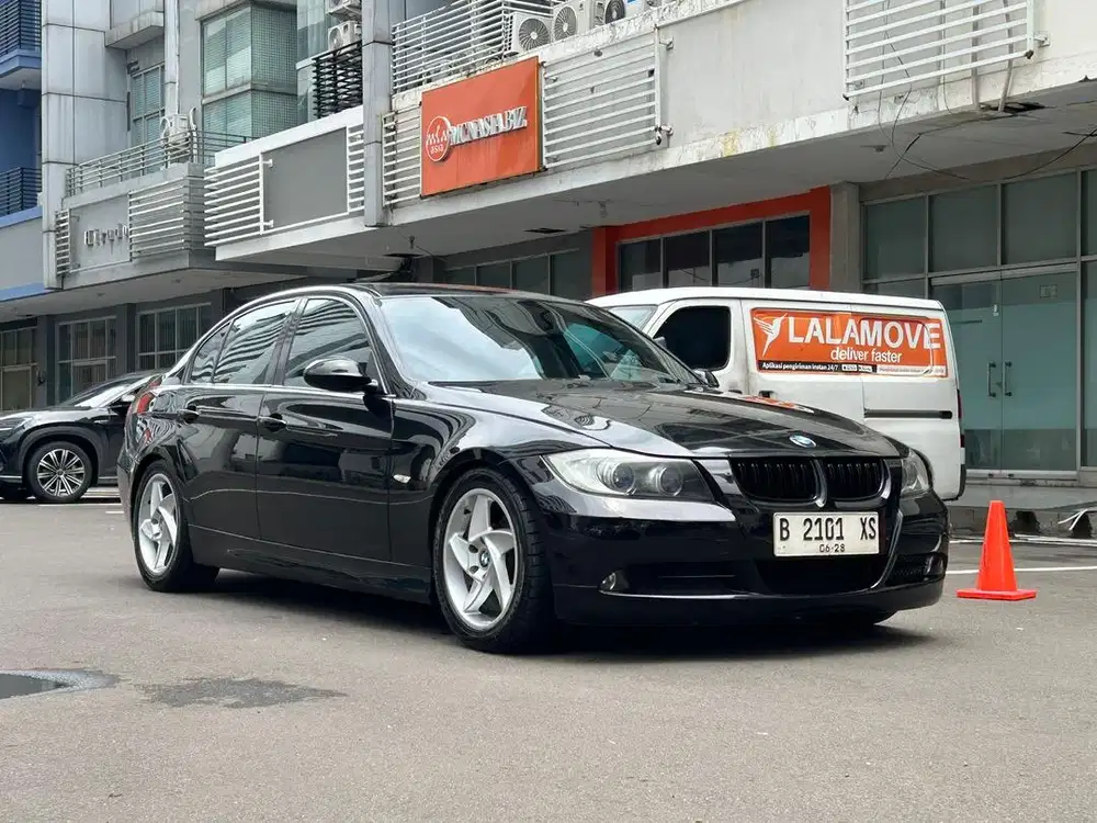 BMW 320i E90 2008 AT Hitam tinggal gas