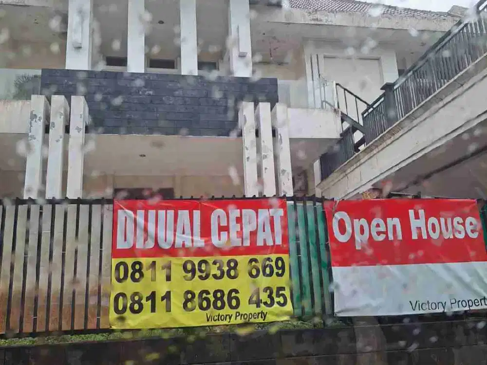 Dijual cepat rumah di jalan bulevar, 2 lantai, di kota wisata