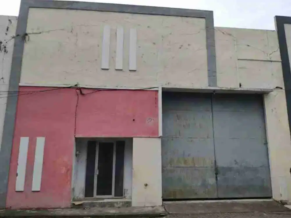 Dijual Gedung Depo Singosari Malang