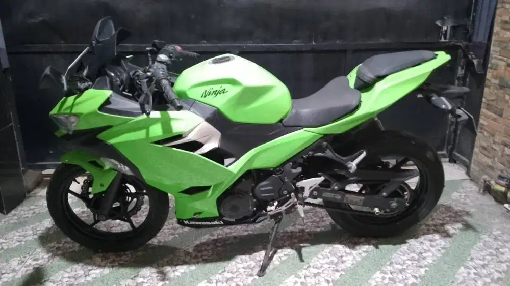 Dijual Kawasaki Ninja EX 250S tahun 2018 warna Hijau