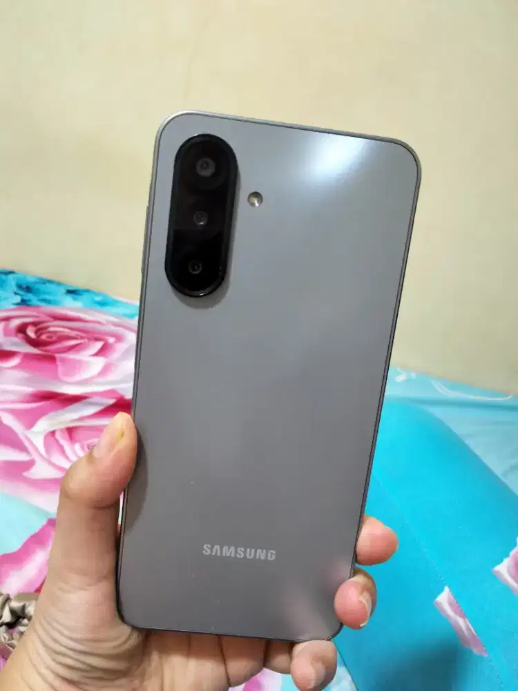 Dijual hp Samsung a17 no minus masih mulus