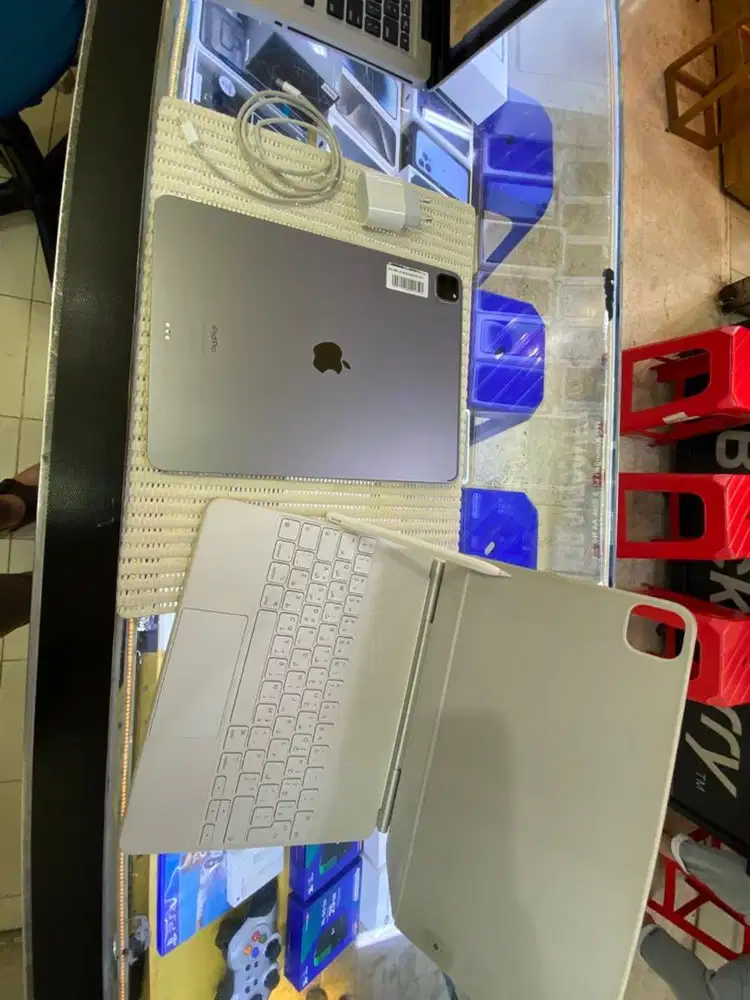 Ipad Pro M2 512GB Gen 4 12,9 inch Wifi Ex Inter + Magic Keyboard+PenG2