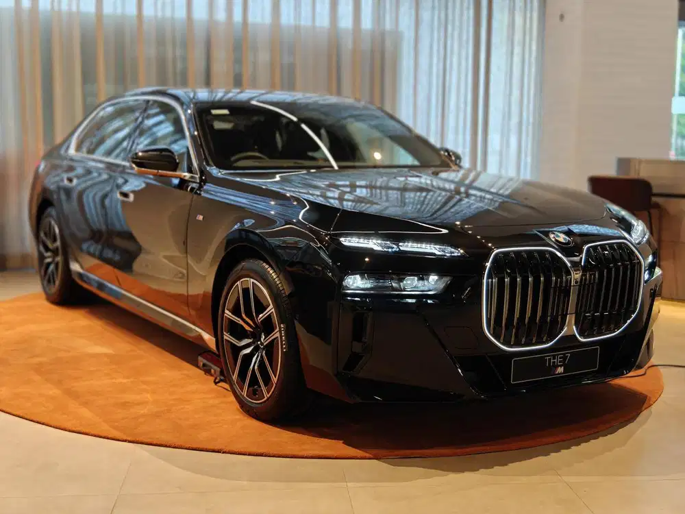 [Mobil Baru] BMW 735i M Sport 2025