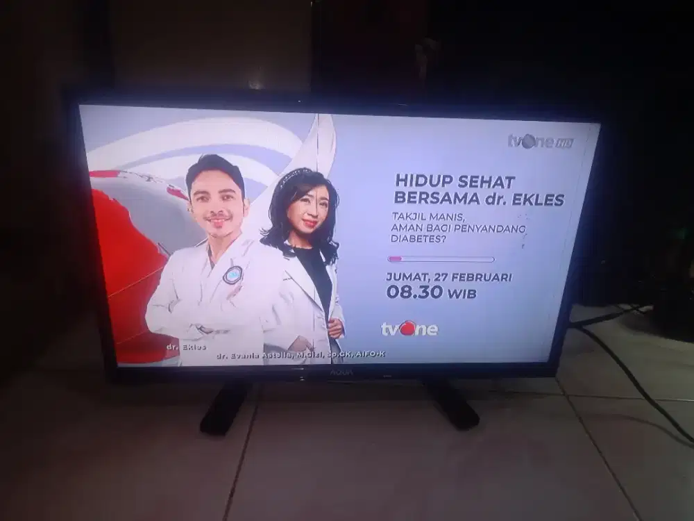 DIJUAL MINUS GARIS 2 TV LED AQUA 24 INCH MASIH ANALOG.