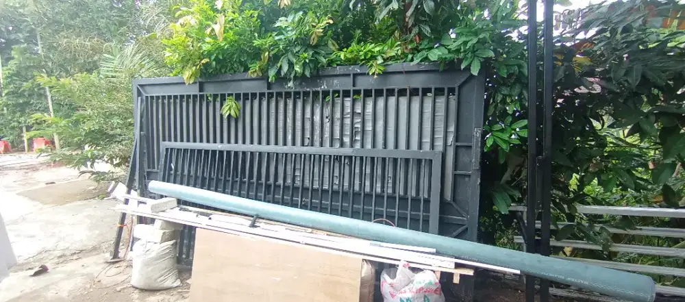 Dijual pagar second masih seperti baru