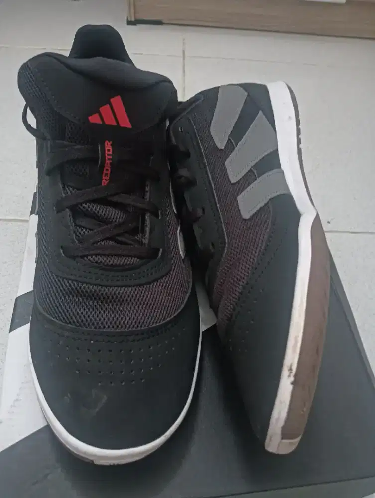 Sepatu Adidas Predator Club In Sala