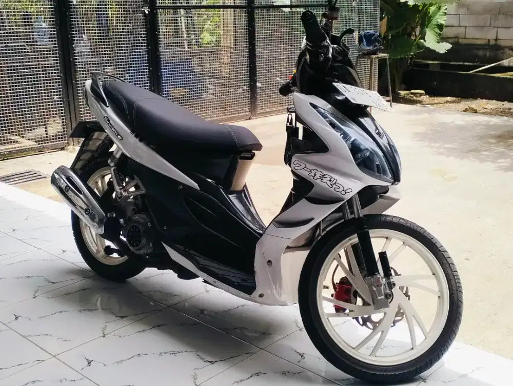 Suzuki Skywave th.2009, warna putih hitam, Surat Surat Lengkap