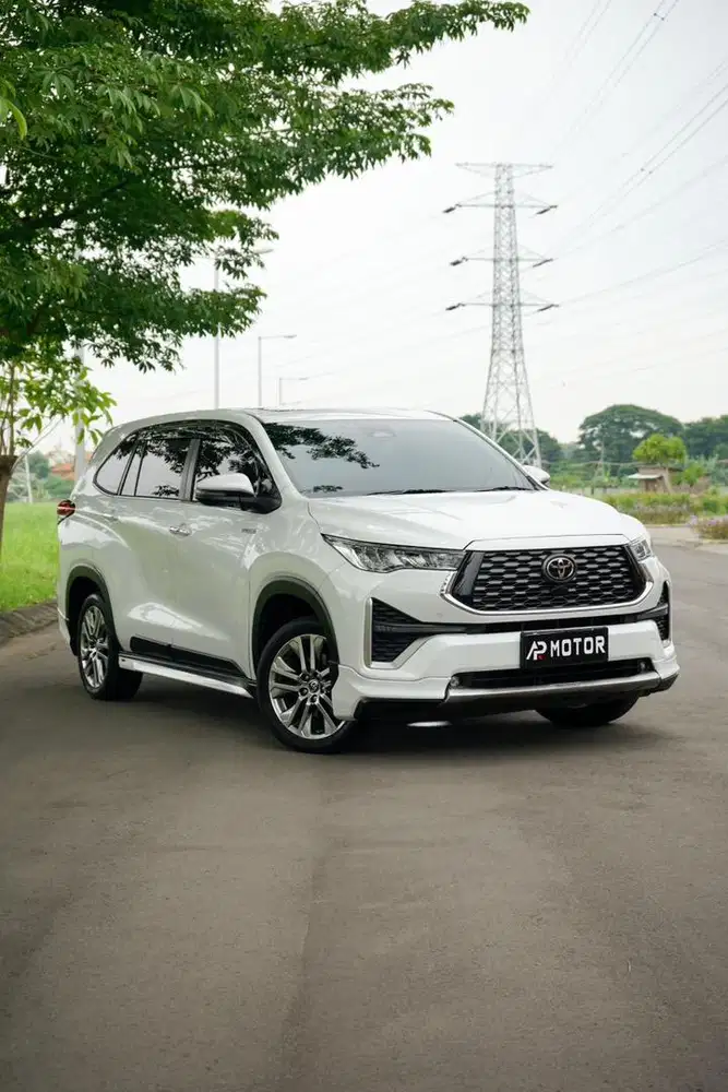 Innova Zenix 2.0 Type Q Hybrid CVT TSS RSE Modellista White 2024