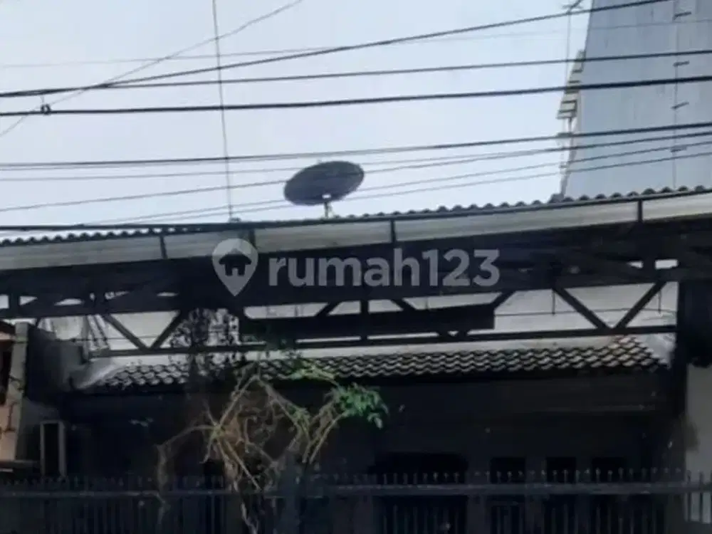 Dijual Rumah Tua Hitung Tanah di Kelapa Gading