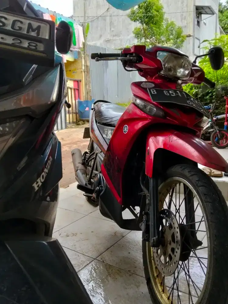 Di jual motor pribadi vega ZR 2011