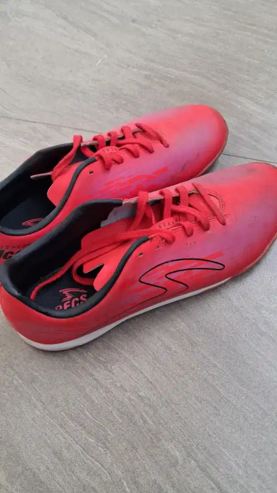 Sepatu futsal spech