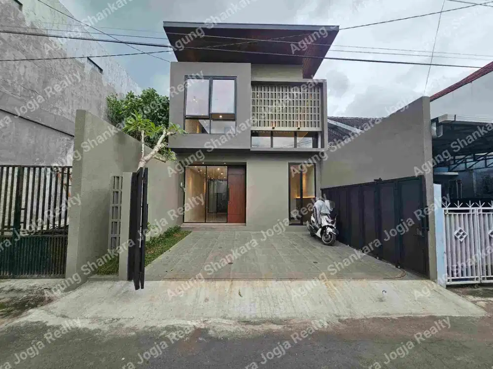RUMAH MEWAH FULLY FURNISHED DEKAT UGM JL.KALIURANG KM 7,5 BANTENG, SINDUHARJO, NGAGLIK, SLEMAN, YOGYAKARTA