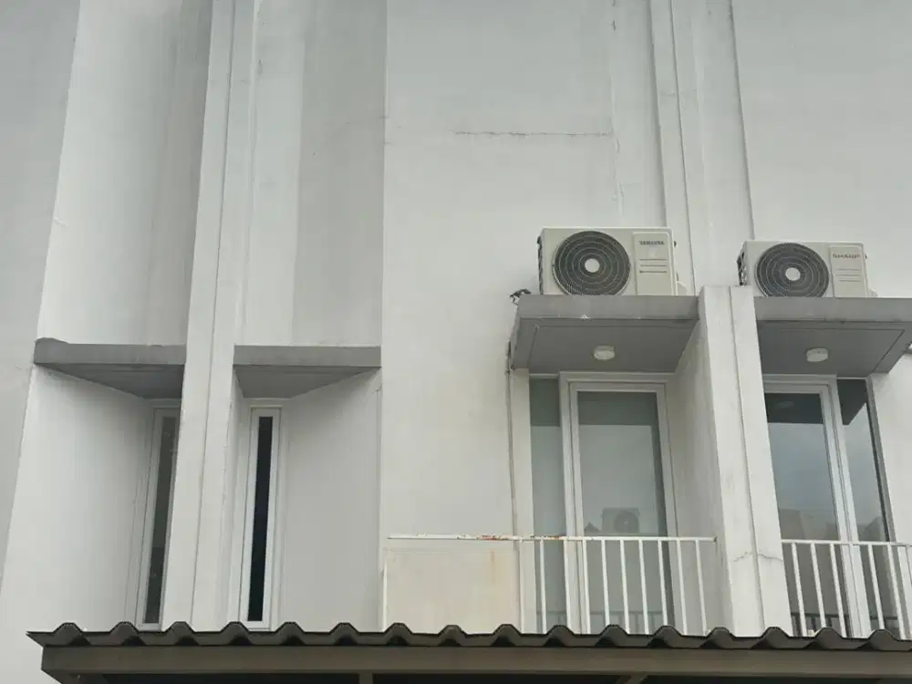 DIJUAL RUMAH CAKEP MYZA FLAT HOUSE BSD