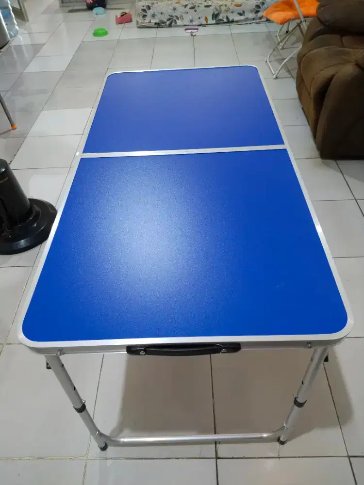 Meja lipat portable