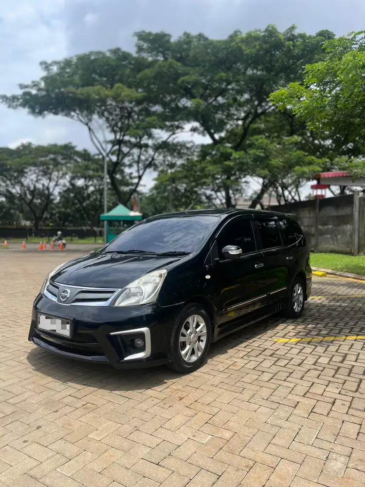 Nissan Grand livina 2012 Bensin