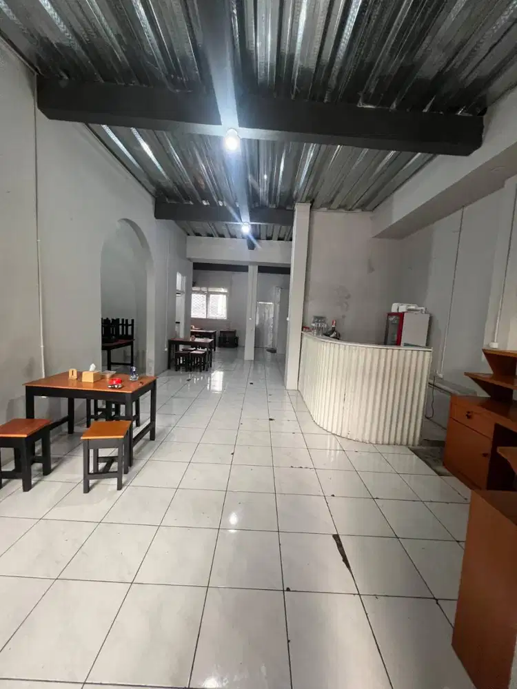 Rumah dan Ruang Usaha Bagus Jl. Pelajar Pejuang Bandung Siap Huni