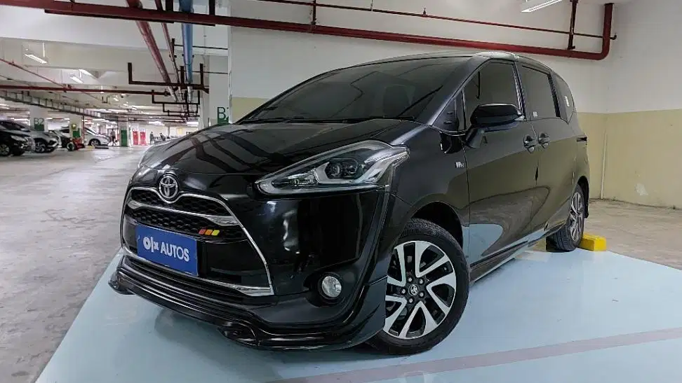 DP MURAH Toyota Sienta 1.5 Q Bensin-AT 2016 Hitam CPYYB