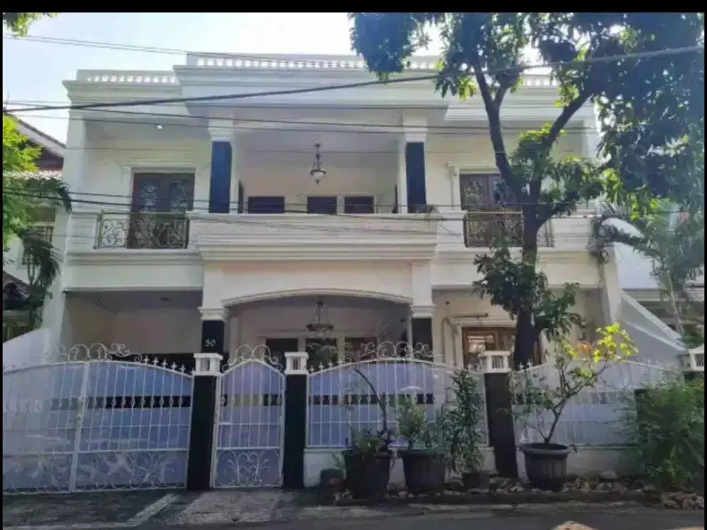 DISEWAKAN RUMAH MEWAH INTERIOR KLASIK – KONDISI KOSONGAN DI LOKASI RAWAMANGUN