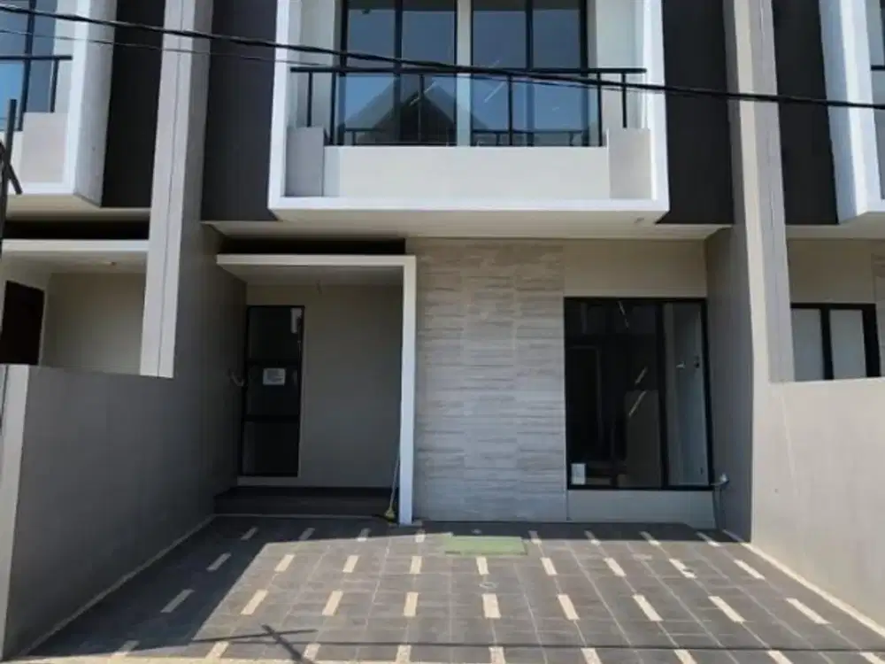 CEPAATT RUMAH BAGUS NYAMAN TERAWAT 2 LANTAI SIAP HUNI DI BATUNUNGGAL BANDUNG