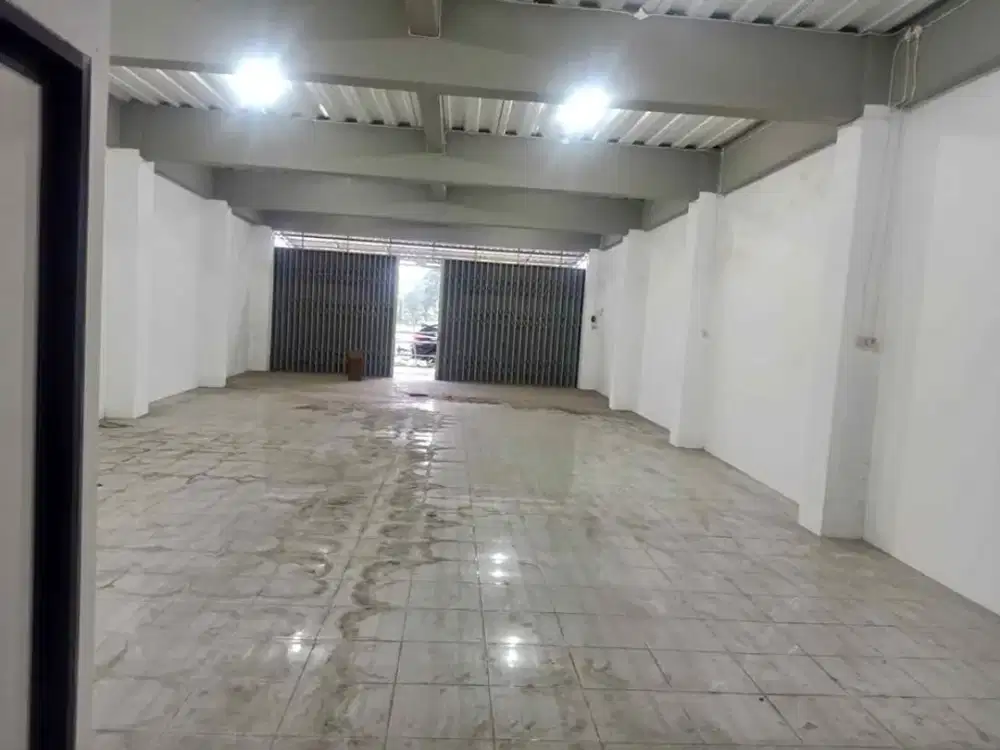 Ruko Disewakan Cocok untuk Toko Retail Lokasi di Pajangan