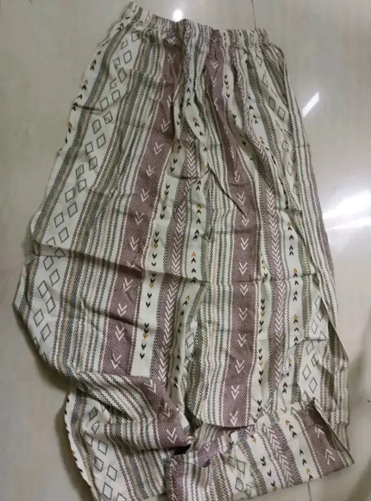 Celana Motif Wanita Kulot panjang Bekas Gratis