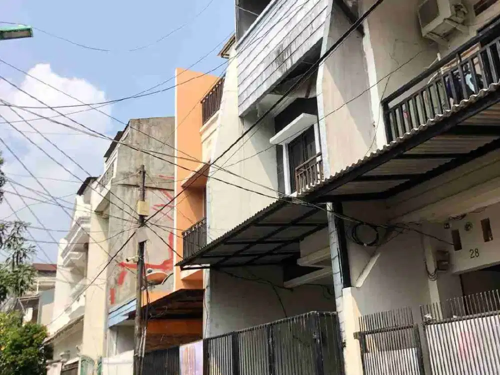 Rumah lelang tanjung duren 2.5 lantai murah sekali