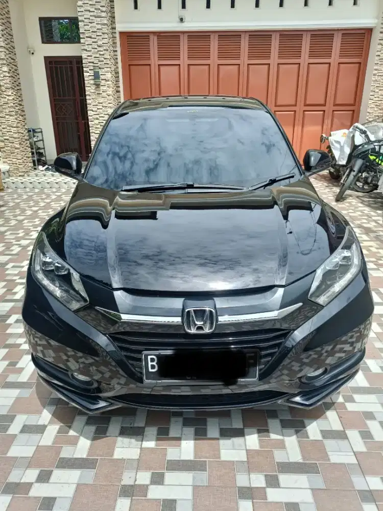 Honda HR V 1.8  A/T prestige tahun 2017 sunroof
