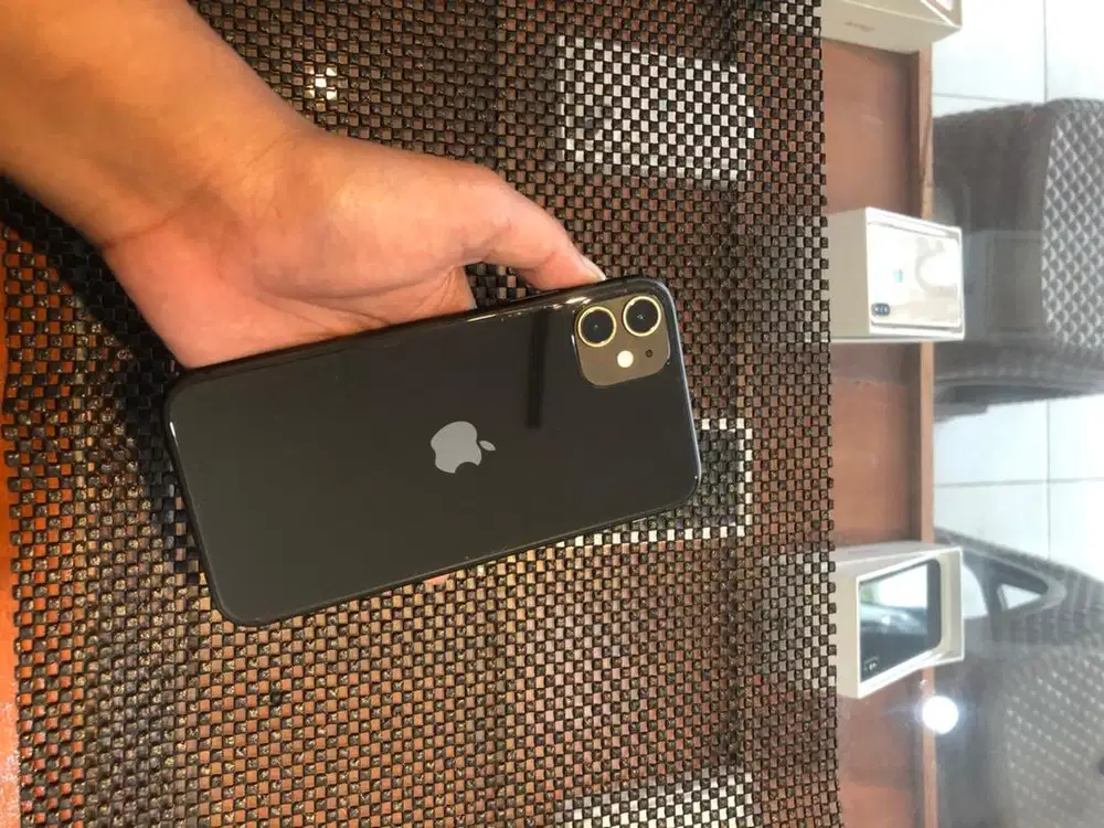 Iphone 11 64GB Hitam All OPERATOR FULLSET SLIMPACK