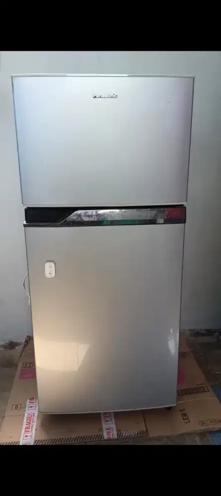 Kulkas Panasonic 2 pintu